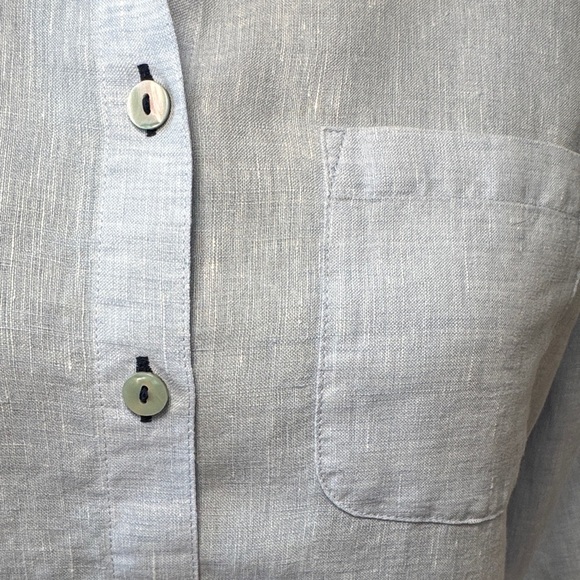 Chico's Two-Tone Linen Blue Button Down Shirt Size 0 (small) - Picture 11 of 15